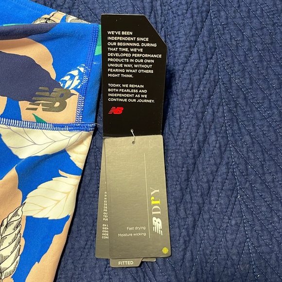 🌸New Balance high rise/crop - Picture 2 of 8